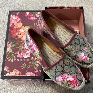 Authentic Gucci espadrilles. Barely worn. Comes with dust box and box